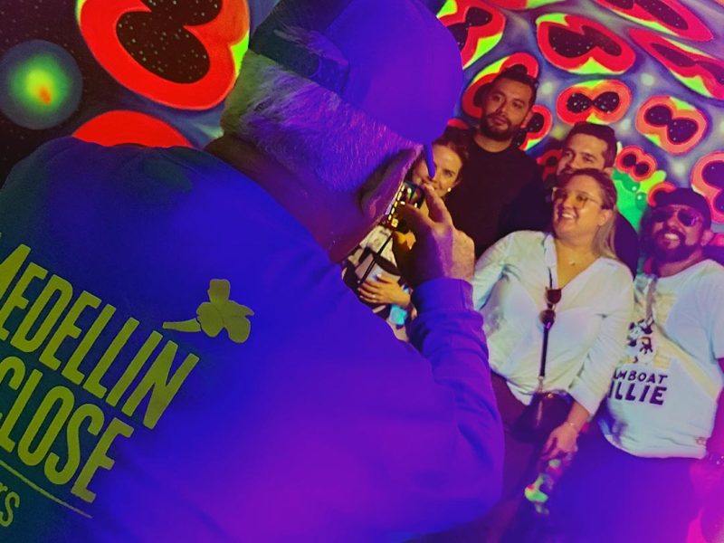 Grafitour Comuna 13 con Medellín de Cerca