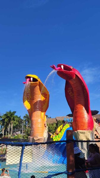 Tour Hacienda Nápoles - Medellín de Cerca